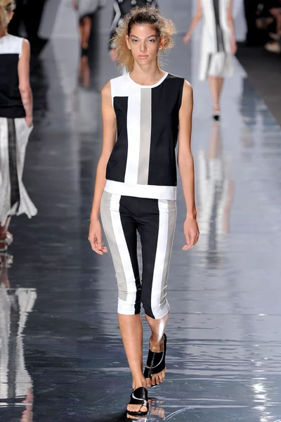 Look 19